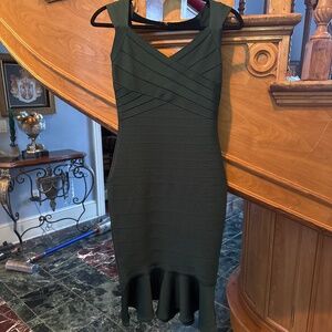 Green contour dress nwot